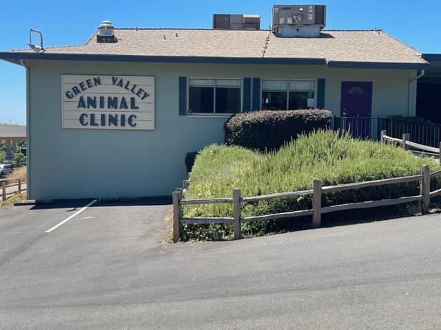 Front of Green Valley Animal Hospital on Green Valley Road in El Dorado Hills